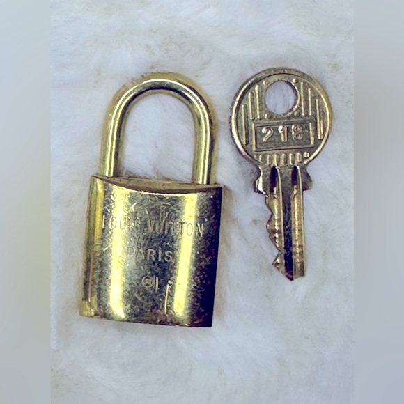 Louis Vuitton Brass Gold Lock & Key number  #218 - Picture 2 of 2